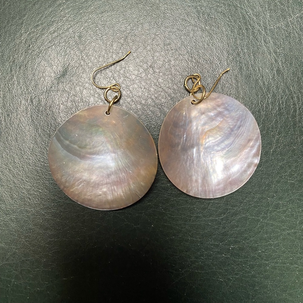 Shell drop earrings - Picture 3 of 8